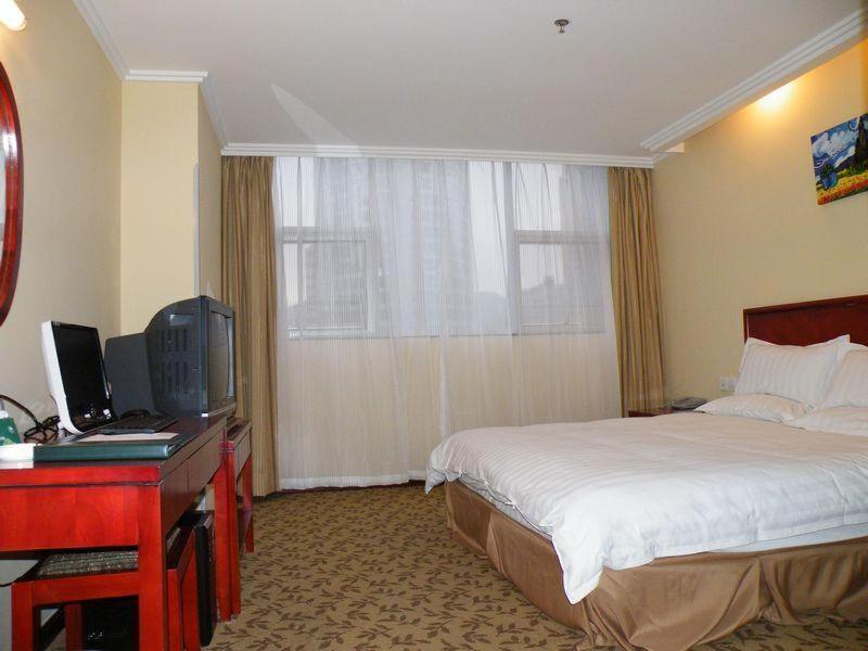 Greentree Inn Guiyang Penshuichi Business Hotel Номер фото