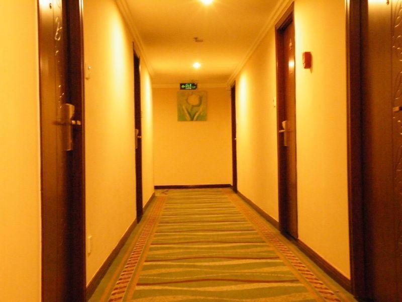 Greentree Inn Guiyang Penshuichi Business Hotel Екстер'єр фото